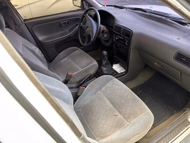 Vendo Nissan Sentra B13, estándar 95