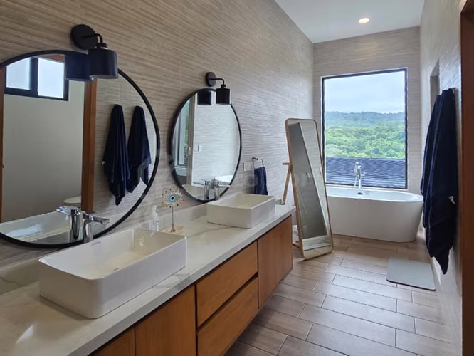 Venta de casa sobre carretera al Puerto de La Libertad - Imagen 3