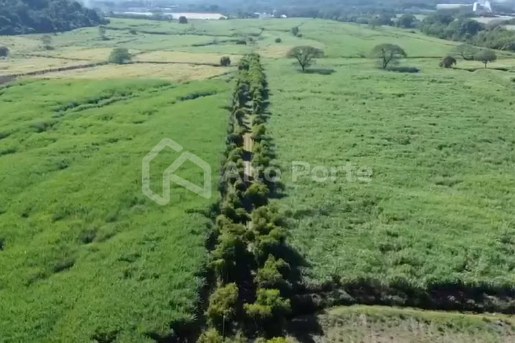 Terreno en venta con vocación habitacional e industrial