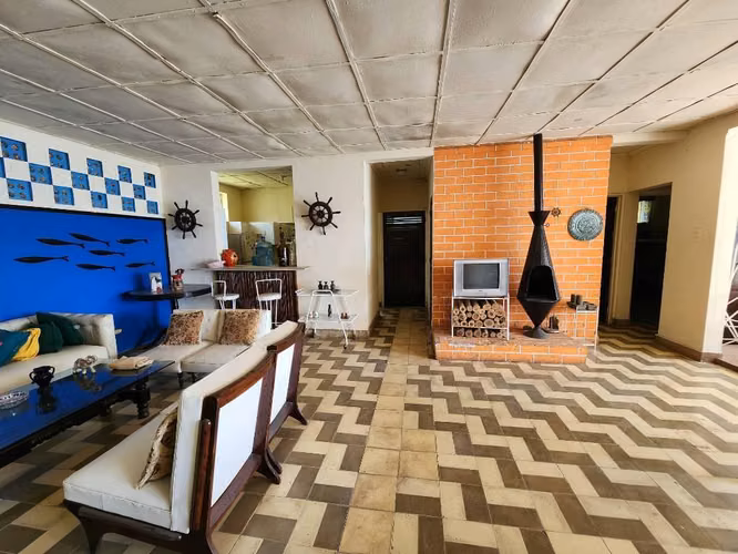 Hermosa Casa En El Lago de Coatepeque en Venta