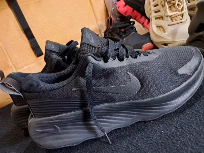 NIKE PROMINA