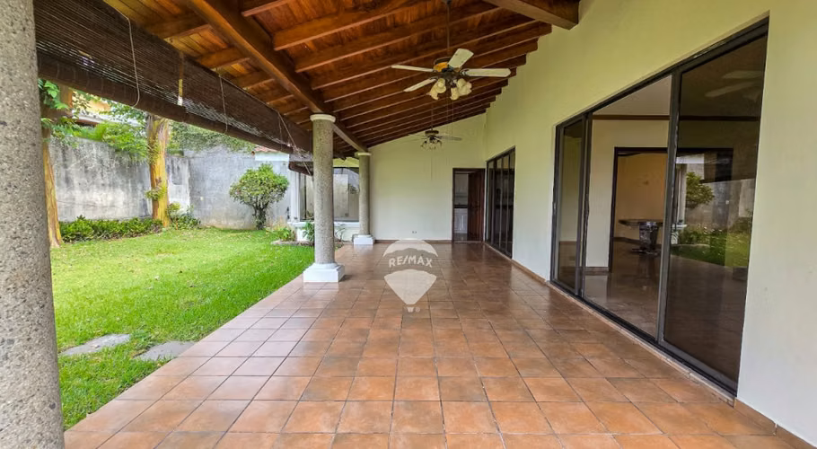 CASA EN ALQUILER CUMBRES DE LA ESCALÓN