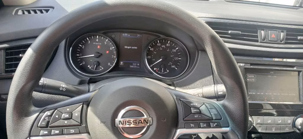 Nissan rogue 2018 4x4