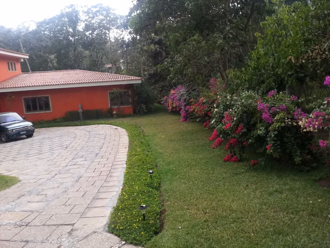 Venta de casa en Nuevo Cuscatlán, Residencial Quintas de Santa Elena