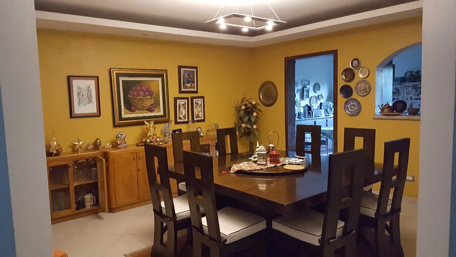 Venta de casa en Nuevo Cuscatlán, Residencial Quintas de Santa Elena