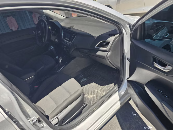 $7100 neg. HYUNDAI ACCENT 2020 .  Automático - Imagen 7