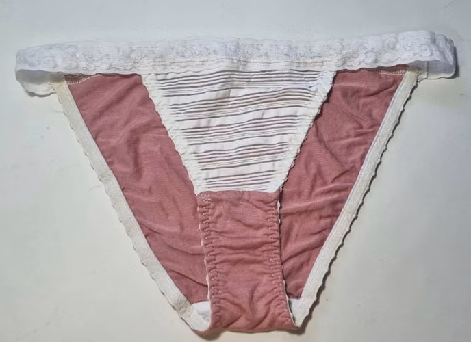 Docena/ Tangas. Lencería fina.