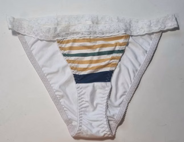 Docena/ Tangas. Lencería fina.