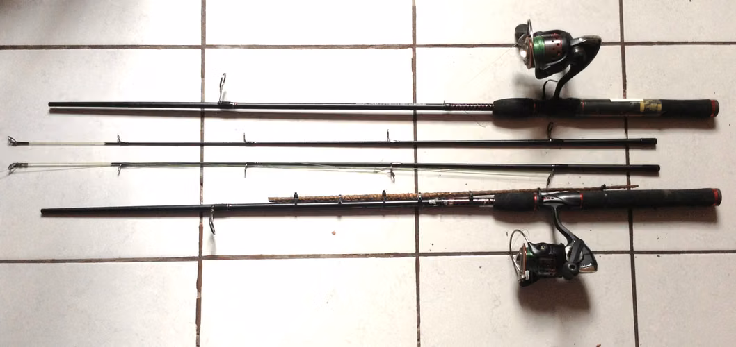 Cañas de pescar (dos) con hilo, kit, y bolsa marca Shakespeare / Fishing GEAR - ALL YOU NEED
