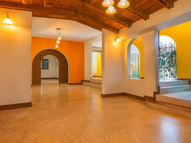 AMPLIA Y LINDA CASA EN VENTA EN LOMAS DE SAN FRANCISCO - Imagen 3