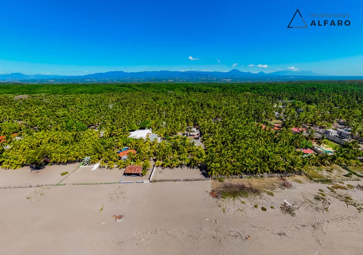 Casa Frente al Mar en Barra de Santiago con 8,811 v² y Gran Potencial - Imagen 16