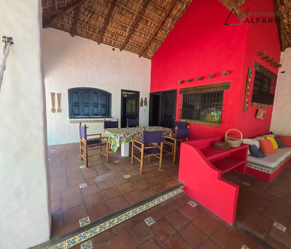 Casa Frente al Mar en Barra de Santiago con 8,811 v² y Gran Potencial - Imagen 9