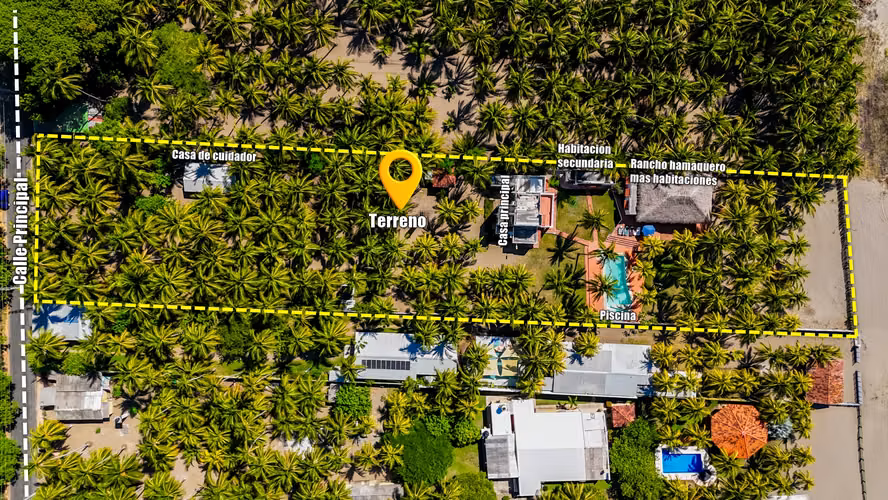 Casa Frente al Mar en Barra de Santiago con 8,811 v² y Gran Potencial - Imagen 17