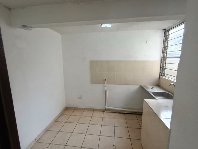 VENDO CONDOMINIOS HEROES NORTE, APARATAMENTO CON VOCACION MUY COMERCIAL - Imagen 6