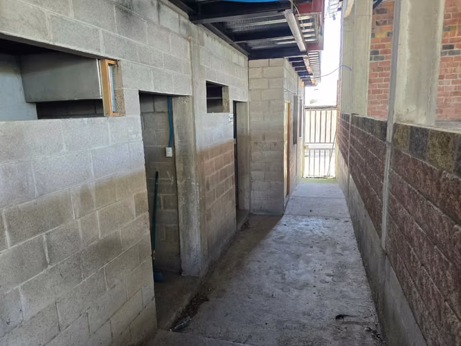 INVERSIONITAS!! NUEVO LOURDES PONIENTE, VENDO PROPIEDAD GRANDE PARA USO COMERCIAL - Imagen 6