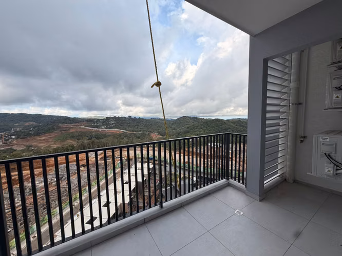 SE ALQUILA APARTAMENTO ALTURAS DEL BOSQUE. NUEVO CON LÍNEA BLANCA