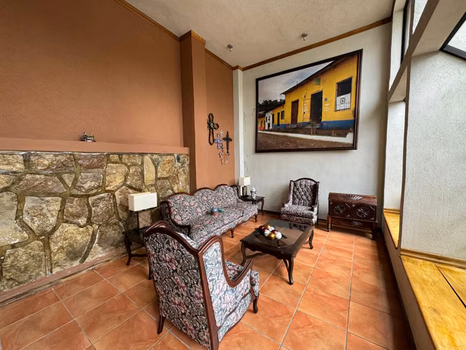 SE VENDE CASA LOS PLANES DE RENDERO con linda vista y con finos acabados