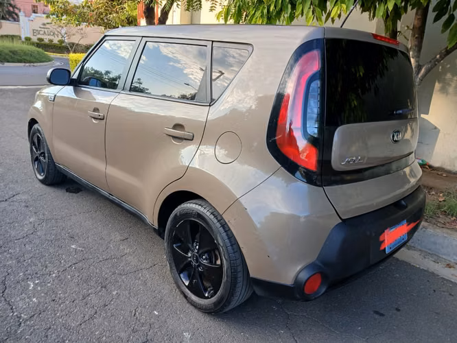 KIA SOUL 2016 $ 7,500 NEG.
