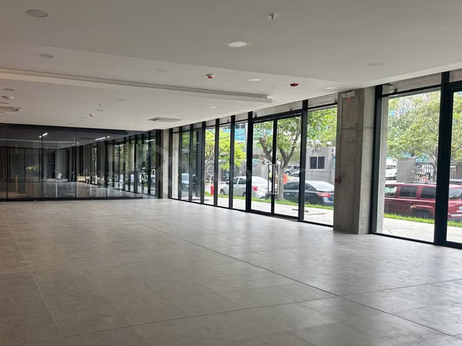 Local comercial en alquiler a estrenar en Santa Elena | Ideal para showroom