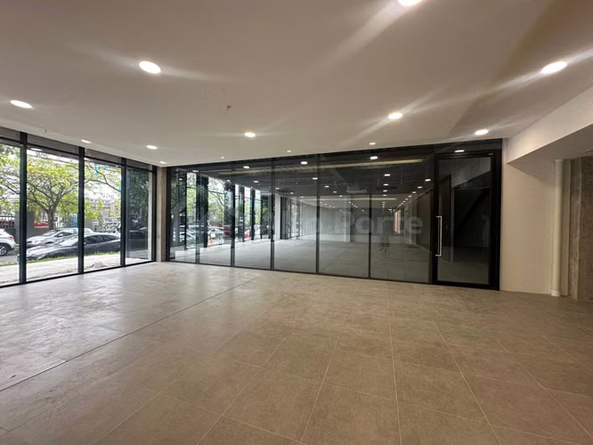 Local comercial en alquiler a estrenar en Santa Elena | Ideal para showroom