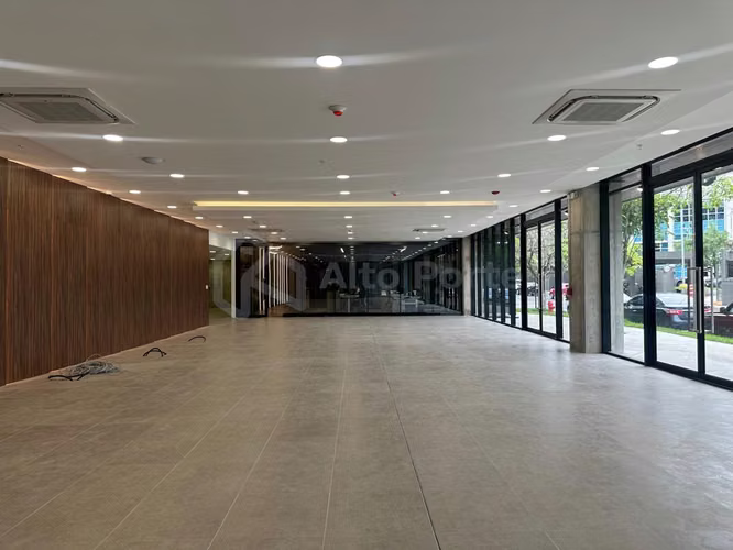 Local comercial en alquiler a estrenar en Santa Elena | Ideal para showroom