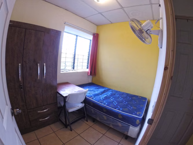Alquiler de habitaciones de lujo a 3 cuadras de Universidad de El Salvador UES