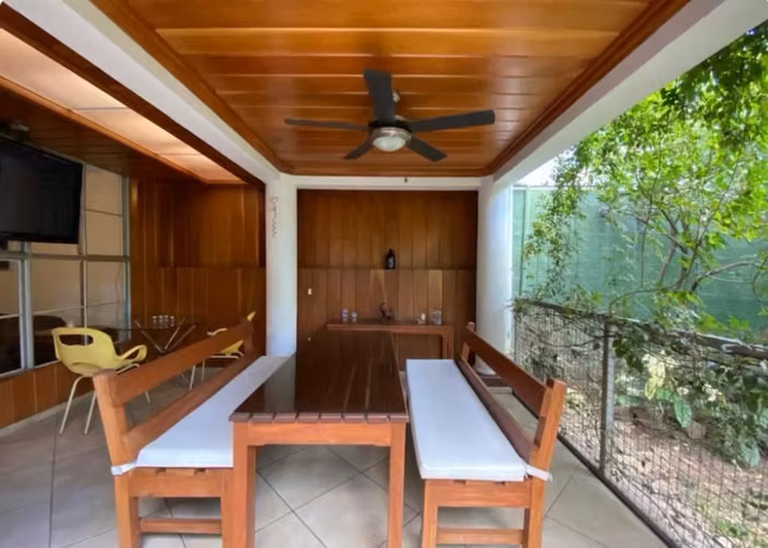 Bella casa en condominio