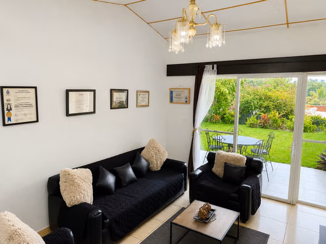 CASA RESIDENCIAL EN VENTA EN LOS PLANES DE RENDEROS - Imagen 3