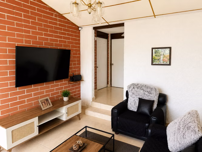 CASA RESIDENCIAL EN VENTA EN LOS PLANES DE RENDEROS - Imagen 4