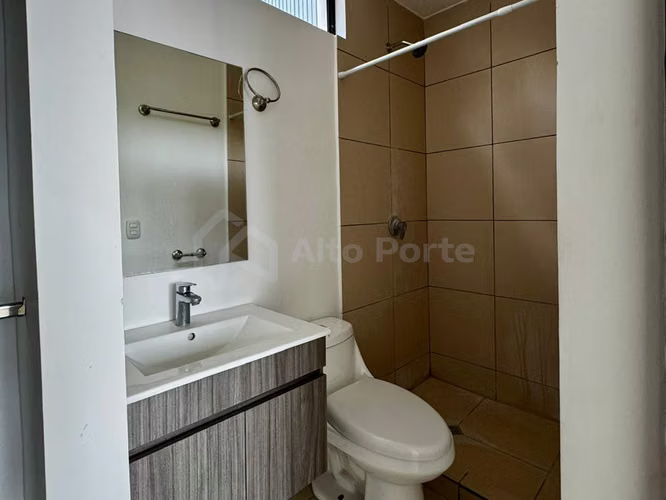 Apartamento en venta con terraza y vista en Los Planes de Renderos