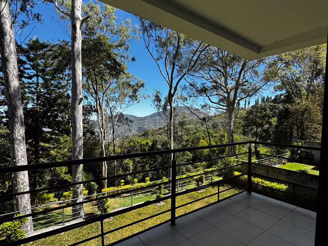Apartamento en venta con terraza y vista en Los Planes de Renderos