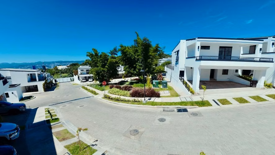 Preciosa casa en venta a estrenar!! Antibes, Colonia Escalon.