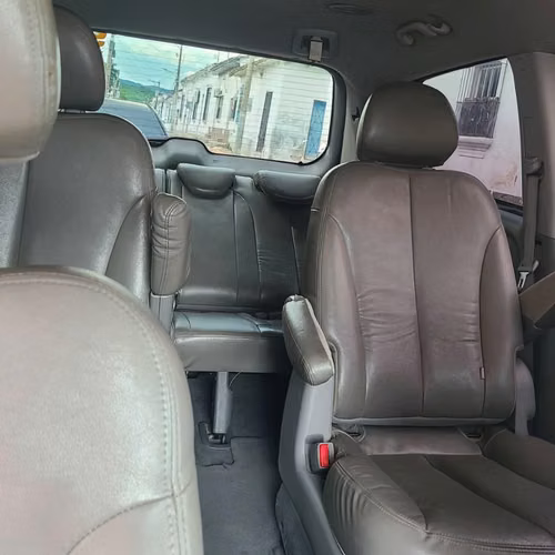 Kia Sedona 2010