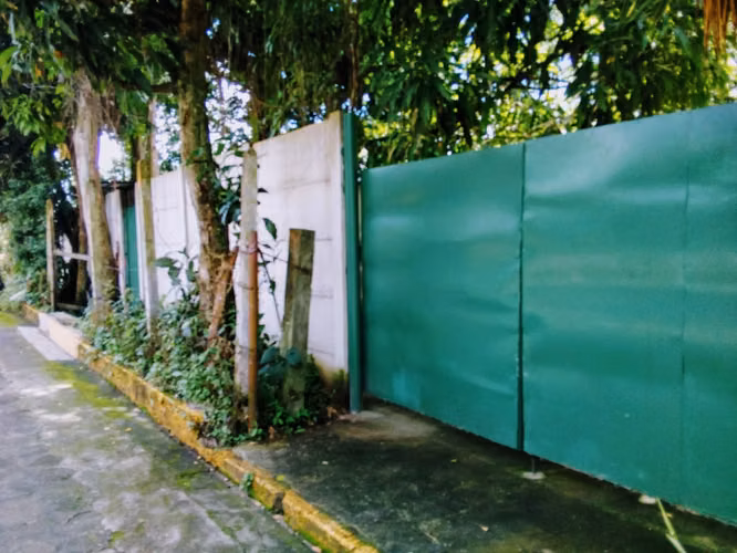 Casa de habitación con terreno grande. PRECIO NO NEGOCIABLE.