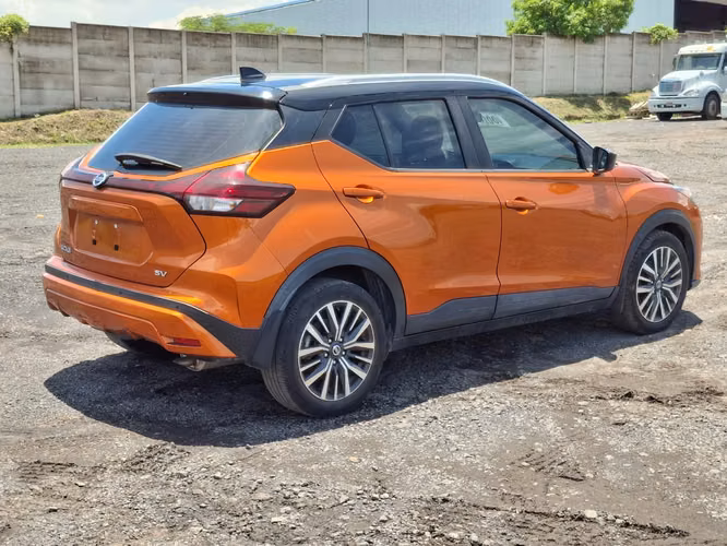 NISSAN KICKS SV 2021