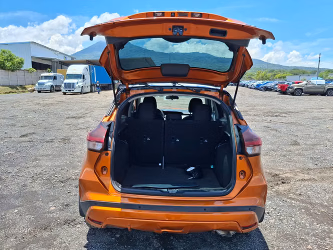 NISSAN KICKS SV 2021