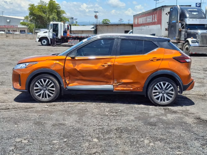 NISSAN KICKS SV 2021