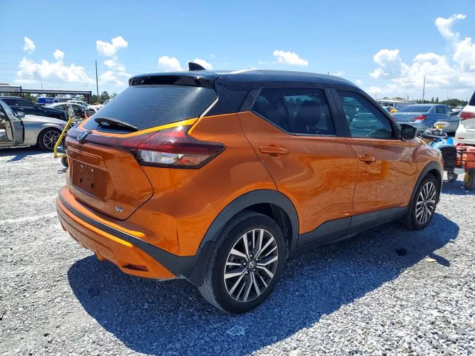 NISSAN KICKS SV 2021