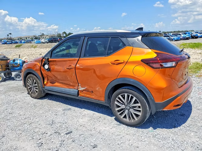 NISSAN KICKS SV 2021
