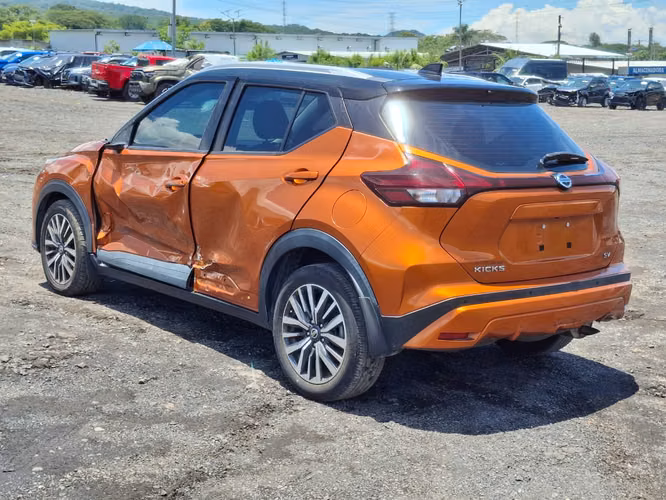 NISSAN KICKS SV 2021
