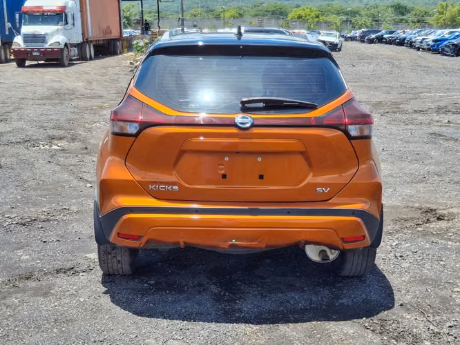 NISSAN KICKS SV 2021