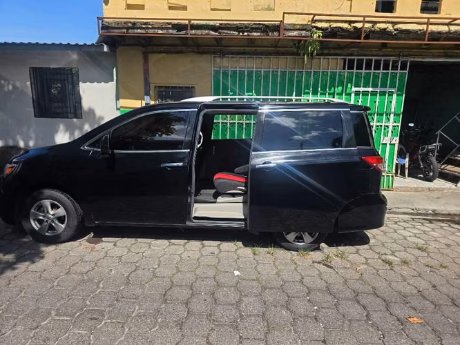 Vendo camioneta Nissan Quest