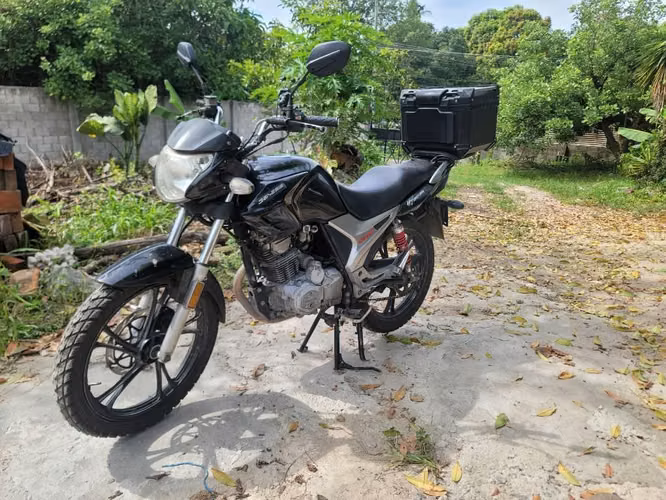 Moto marca Genesis