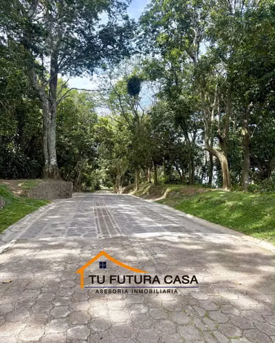 VENDO TERRENO 2,374v2 EN EL CORTIJO CARRETERA AL PUERTO DE LA LIBERTAD ANTES DE TUSCANIA