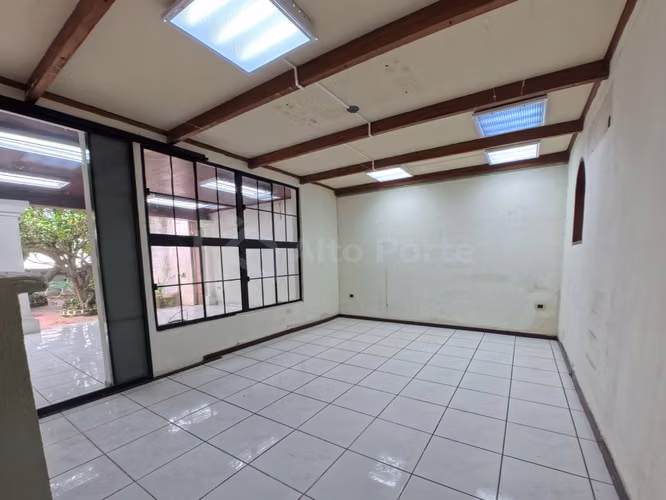 Casa comercial de esquina en venta en Antiguo Cuscatlán - Imagen 11