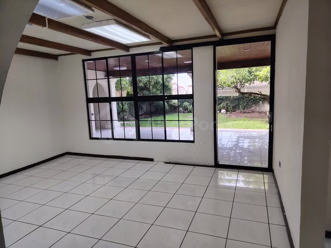 Casa comercial de esquina en venta en Antiguo Cuscatlán - Imagen 20