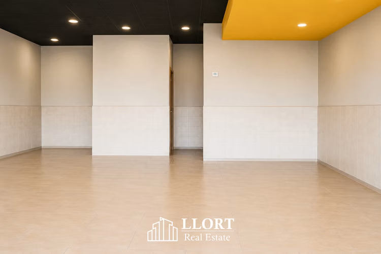 Local Comercial en ALQUILER en Paseo Gral. Escalón.