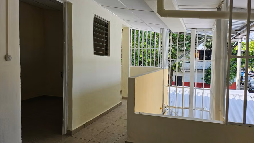 Venta de Casa en Colonia Mugdan, Calle 5 Noviembre, San Salvador