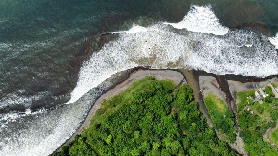 Terreno para desarrollo turístico frente al mar -playa Shalpa