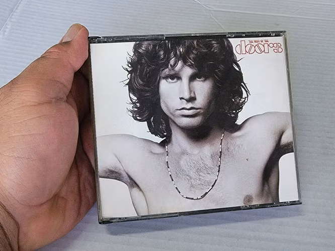 Vendo CD doble The Best of the Doors en buen estado $15 fijo